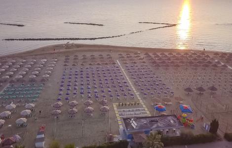 hotellaninfea it speciale-coppie-hotel-con-spiaggia-privata-a-montesilvano 011